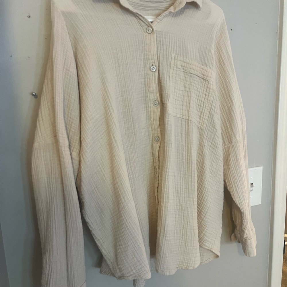 American Eagle Button Up